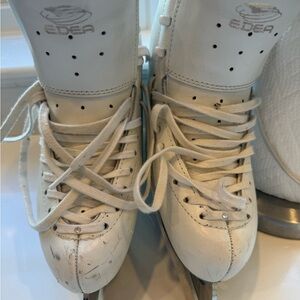 Edea Women’s or Girls - Chorus Ice Skates and Coronation Blades